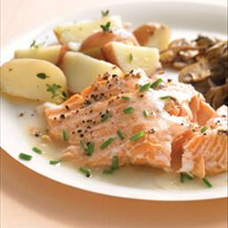 baked-salmon-with-white-wine-sauce